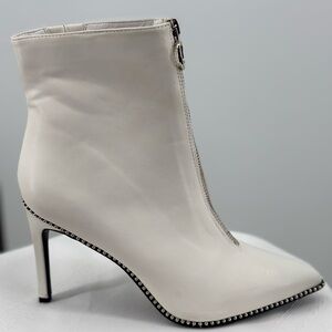 Bar III Elegant White Ankle Boots, Size 8.5